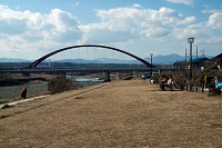 多摩大橋と大岳山