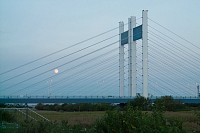 是政橋と満月