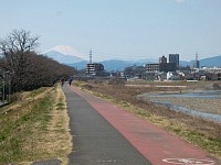 富士に向かって走る