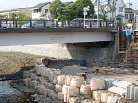 境川サイクリングロード左岸工事中。鶴間橋