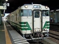 キハ40系。弘前駅にて。五能線用でしょう