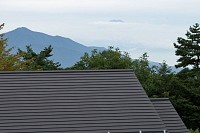 八ヶ岳自然ふれあいセンターから頭だけの富士山